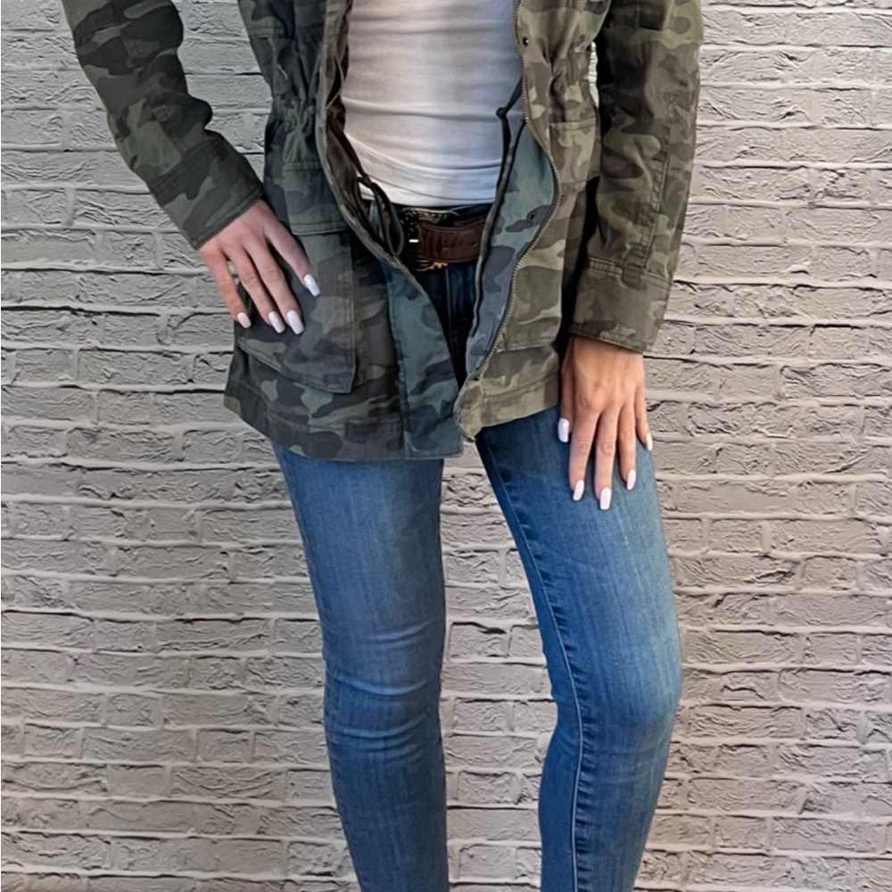 Universal Thread Green Camouflage Utility Jacket